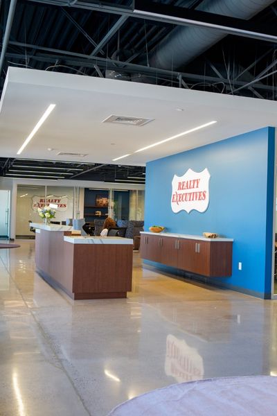 Realty Executives Arizona Territory- Outlier