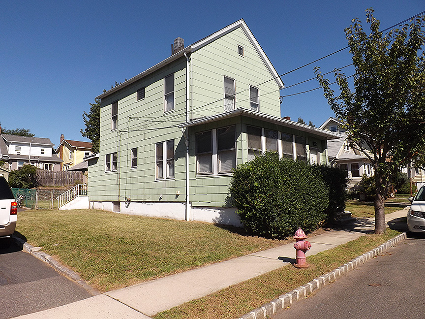 Open House at 23 Oak St Today from 12-4pm