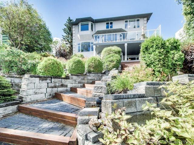 85 Grand Avenue-Top 6 Largest Homes in Sylvan Lake & Area