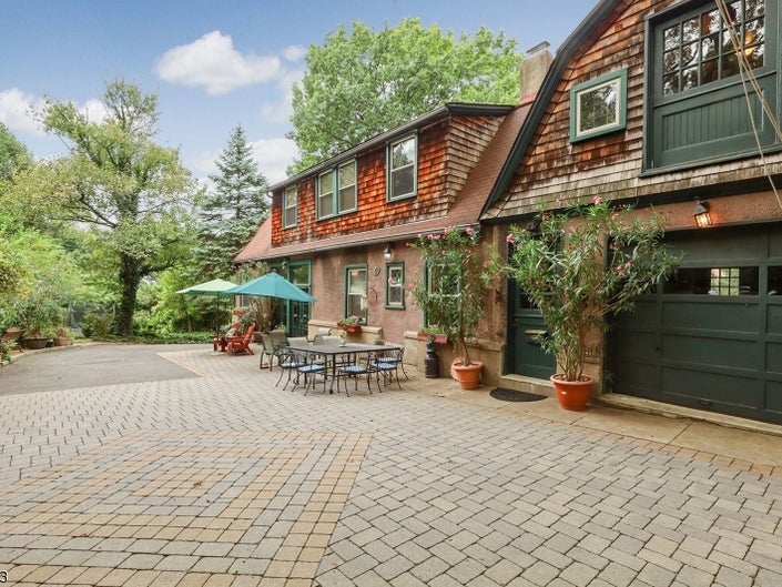 400 Passaic Ave In Nutley NJ