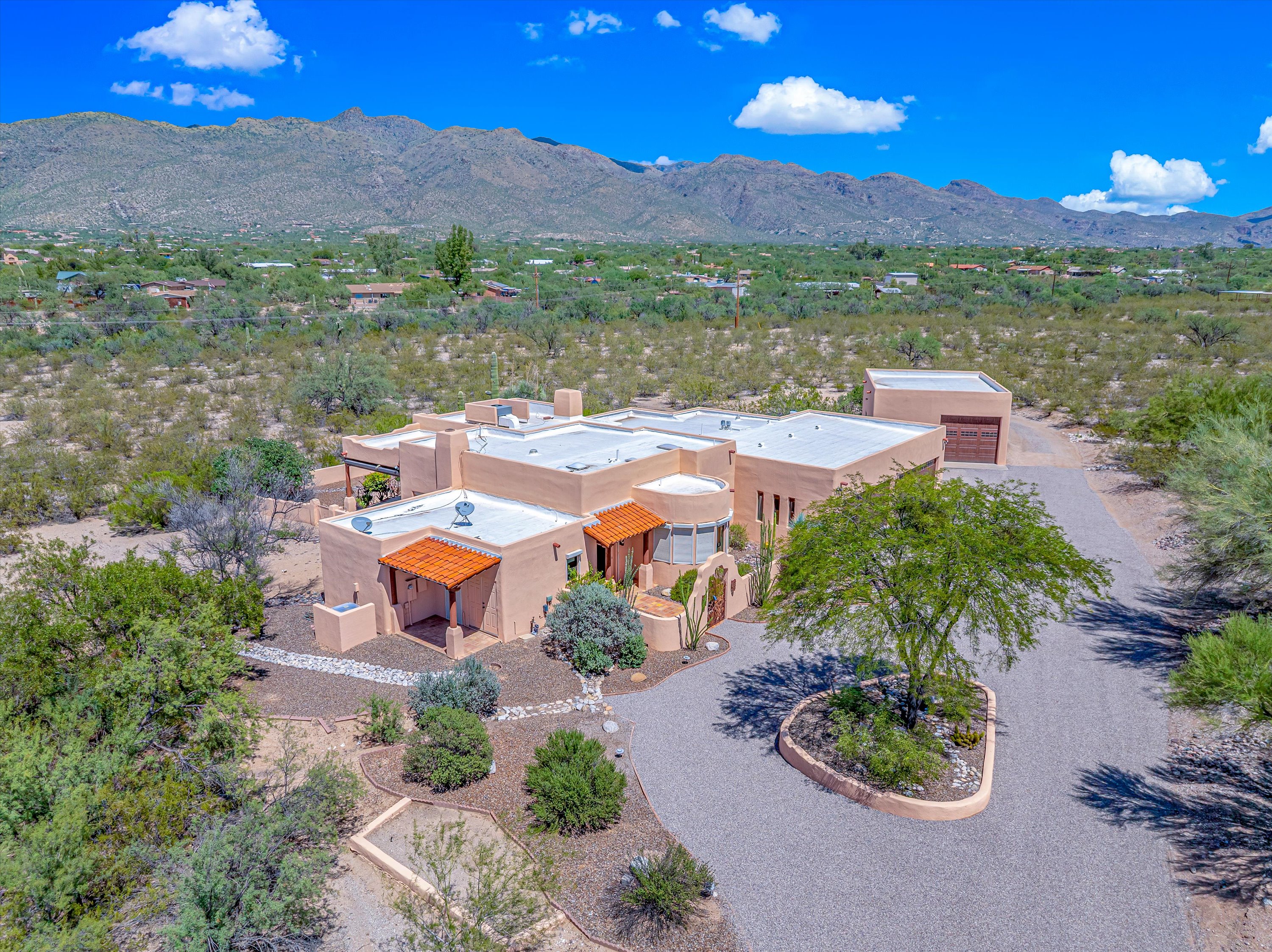 Privacy, desert surroundings, and room to imagine the possibilities.