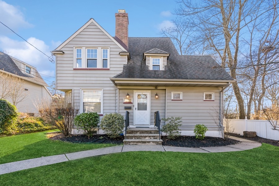 393 Chestnut St, Nutley NJ 