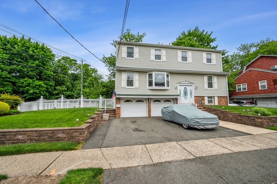 2 Andrew Ct, Bloomfield NJ