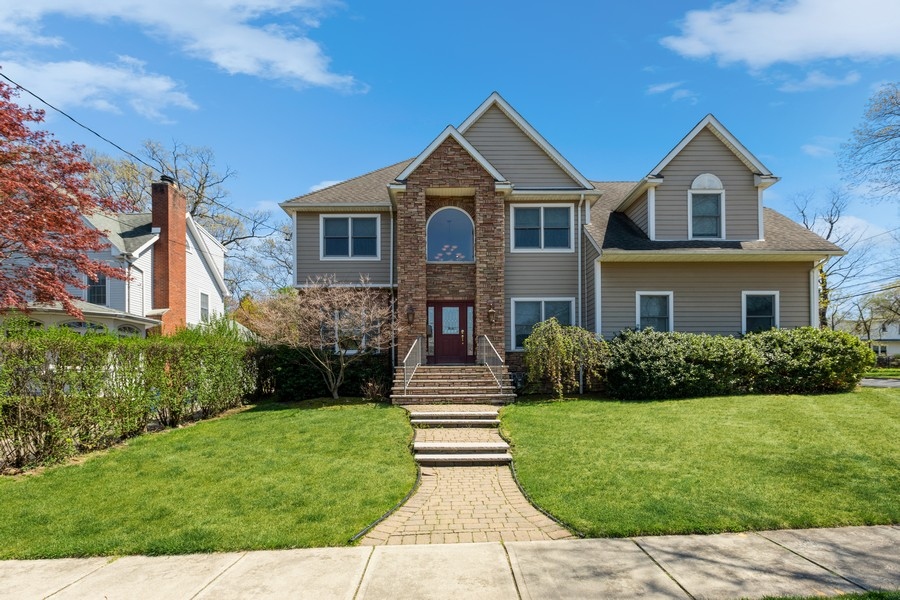 144 Whitford Ave, Nutley NJ 07110